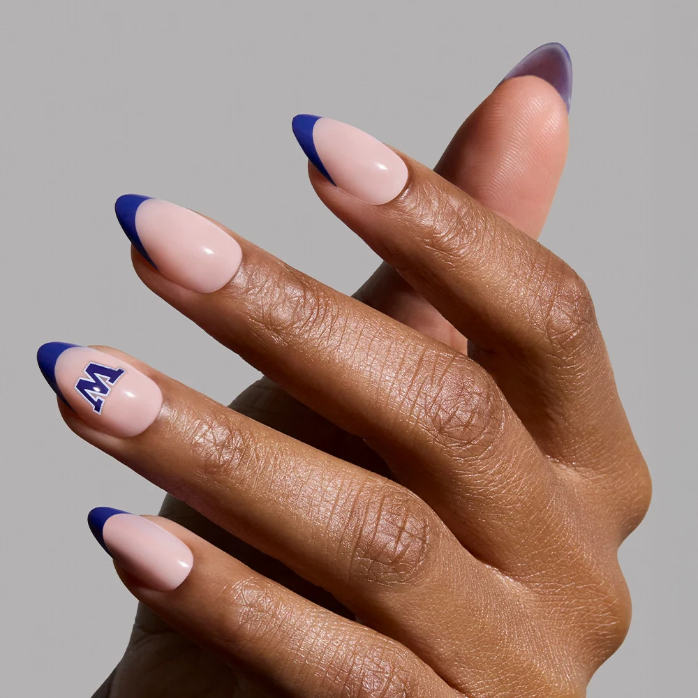 Washington Huskies Press-On Nail Set - Image 3